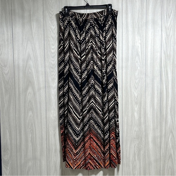ZOZO Chevron Pattern Maxi Skirt Size Medium - Picture 4 of 10